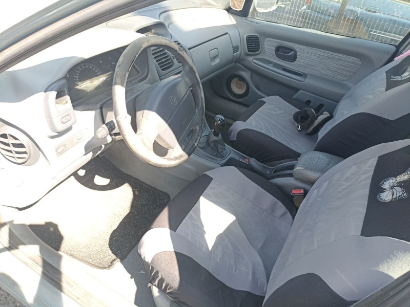 renault laguna i (b56_, 556_) del año 2000