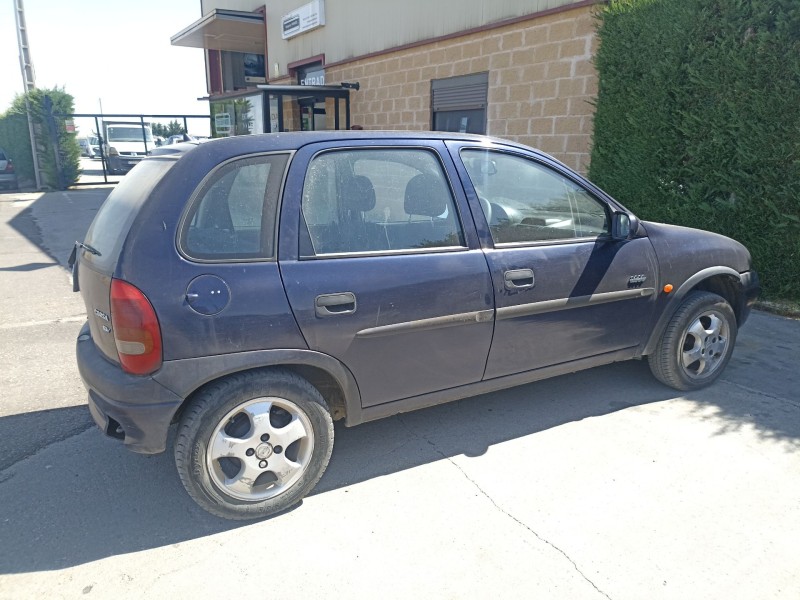 opel corsa b (s93) del año 2000