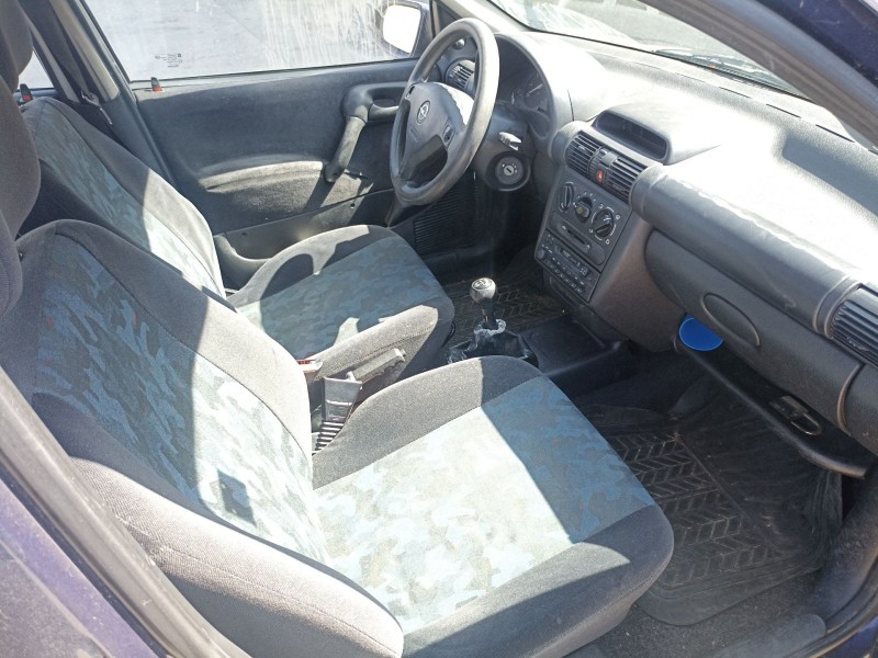 opel corsa b (s93) del año 2000