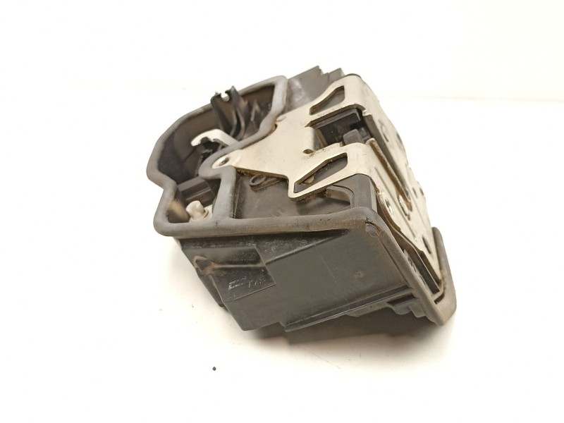 Recambio de cerradura puerta delantera izquierda para bmw x3 (e83) 2.0 sd referencia OEM IAM 7202143  