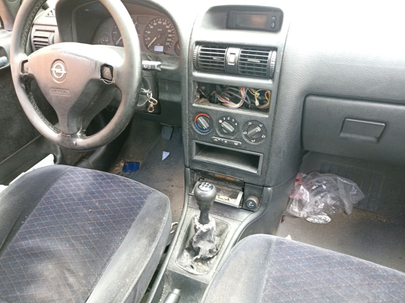 opel astra g sedán (t98) del año 1999