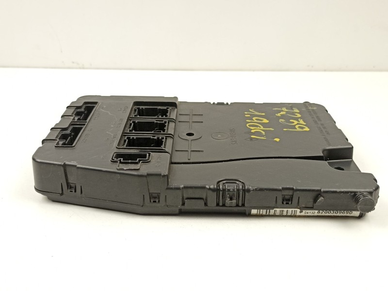 Recambio de bsi para renault megane 1.9 dci referencia OEM IAM 8200309690  