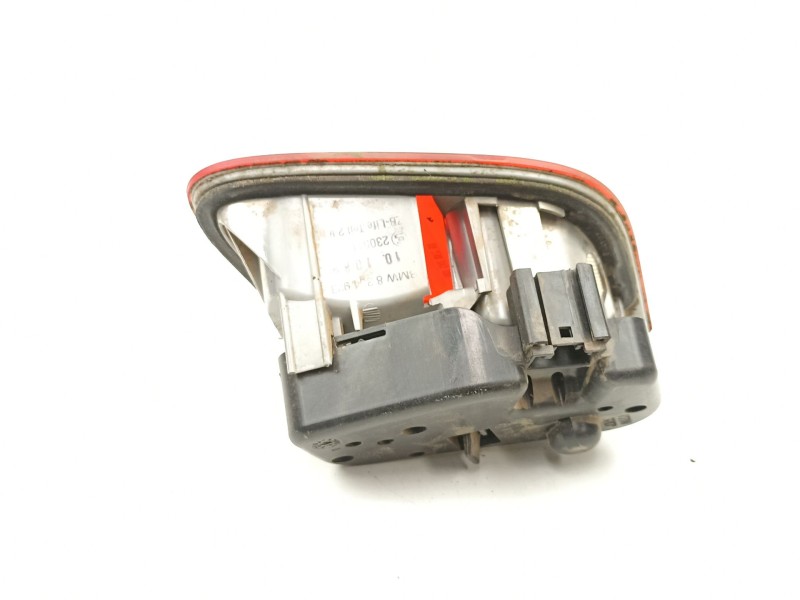 Recambio de piloto porton izquierdo para bmw 3 (e46) 320 d referencia OEM IAM 8364923  