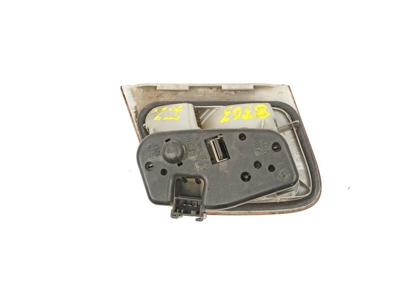 Recambio de piloto porton izquierdo para bmw 3 (e46) 320 d referencia OEM IAM 8364923  