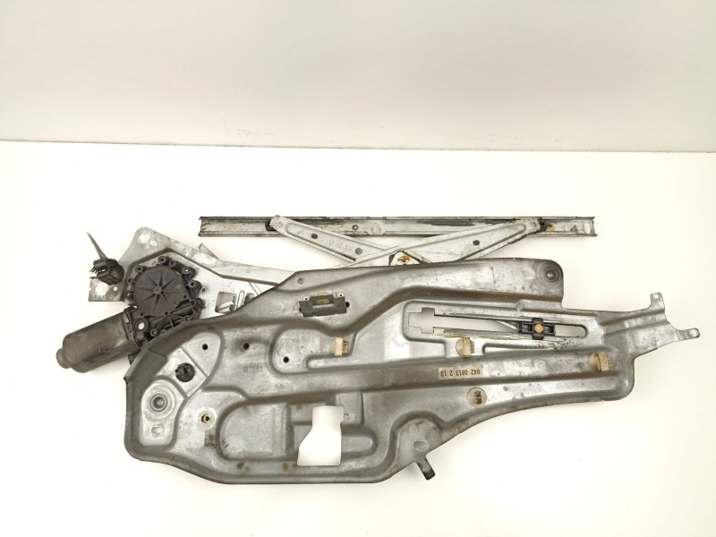 Recambio de elevalunas delantero izquierdo para renault laguna i (b56_, 556_) 1.9 dci (b56w) referencia OEM IAM 7701367867  