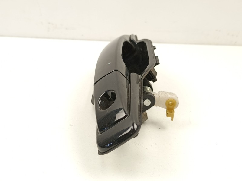 Recambio de manilla delantera izquierda para ssangyong kyron 2.0 xdi referencia OEM IAM 7244031000  