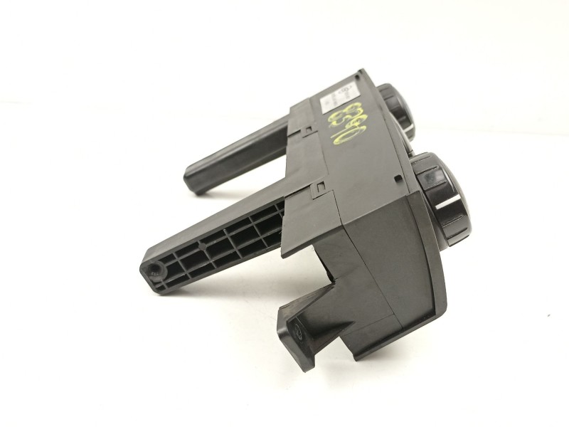 Recambio de mandos calefaccion aire para ssangyong kyron 2.0 xdi referencia OEM IAM 6870009031  