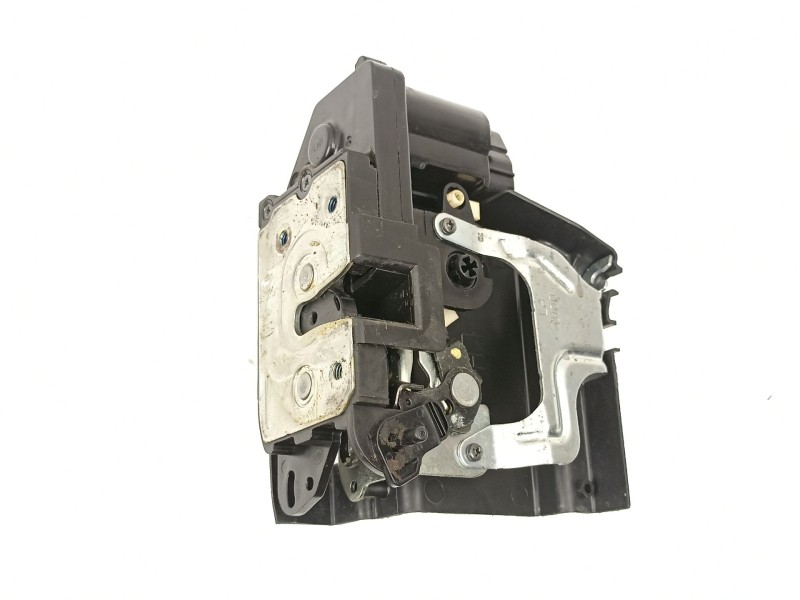 Recambio de cerradura puerta trasera izquierda para ssangyong kyron 2.0 xdi referencia OEM IAM 7131009005  