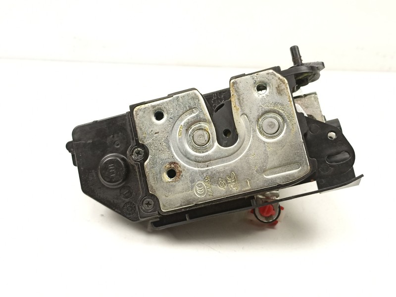 Recambio de cerradura puerta trasera izquierda para ssangyong kyron 2.0 xdi referencia OEM IAM 7131009005  