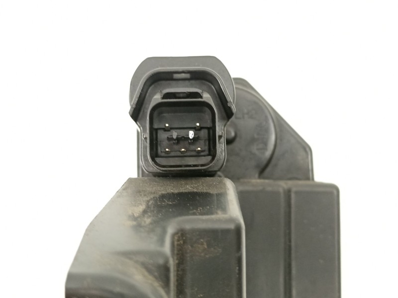 Recambio de cerradura puerta trasera izquierda para ssangyong kyron 2.0 xdi referencia OEM IAM 7131009005  