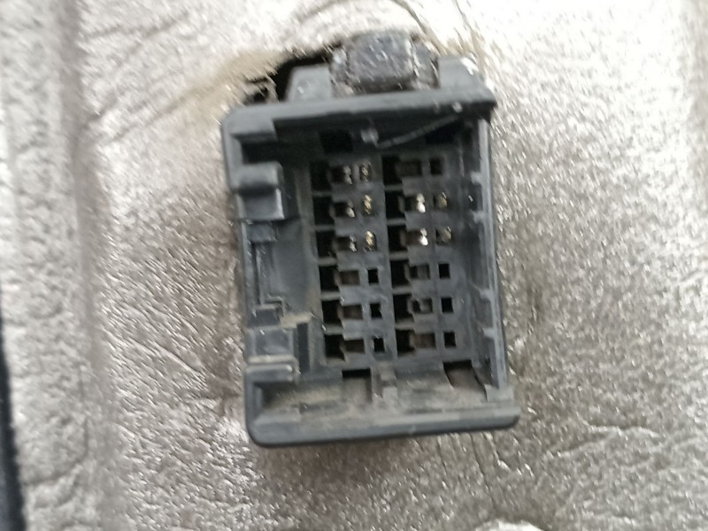 Recambio de retrovisor izquierdo para ssangyong kyron 2.0 xdi referencia OEM IAM 7893009121  