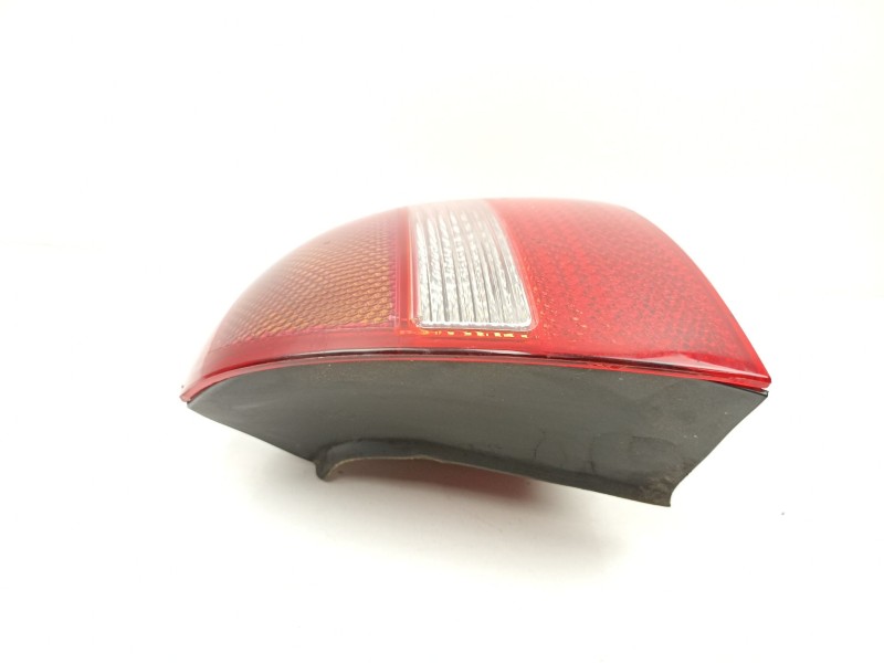 Recambio de piloto trasero derecho para audi a6 2.5 4b 2.5 referencia OEM IAM 4B5945096  