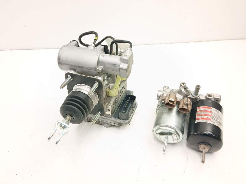 Recambio de abs para toyota yaris (_p13_) 1.5 hybrid (nhp130_) referencia OEM IAM 4721052480 4707012020 