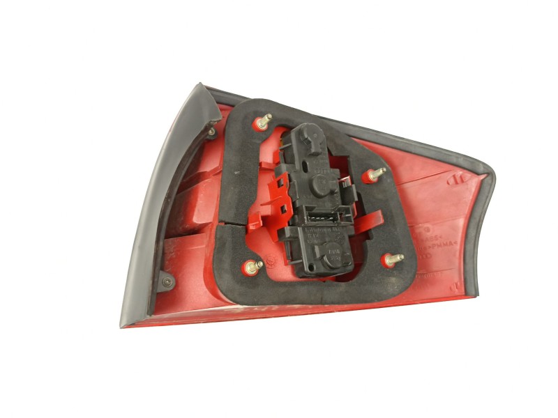 Recambio de piloto trasero izquierdo para audi a6 berlina (4b2) 2.4 (121kw) referencia OEM IAM 4B5945095  