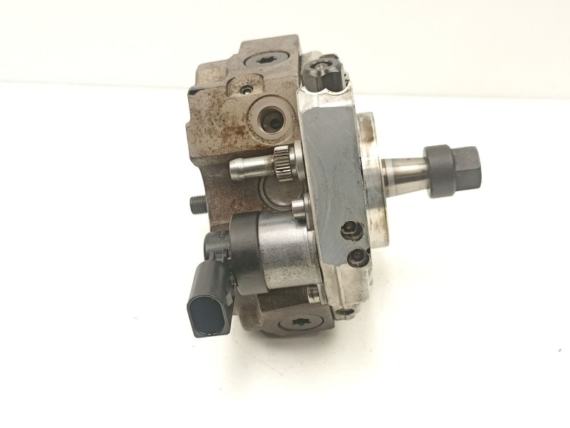 Recambio de bomba inyectora diesel para bmw x5 (e70) xdrive 35 d referencia OEM IAM 7798333 0445010146 