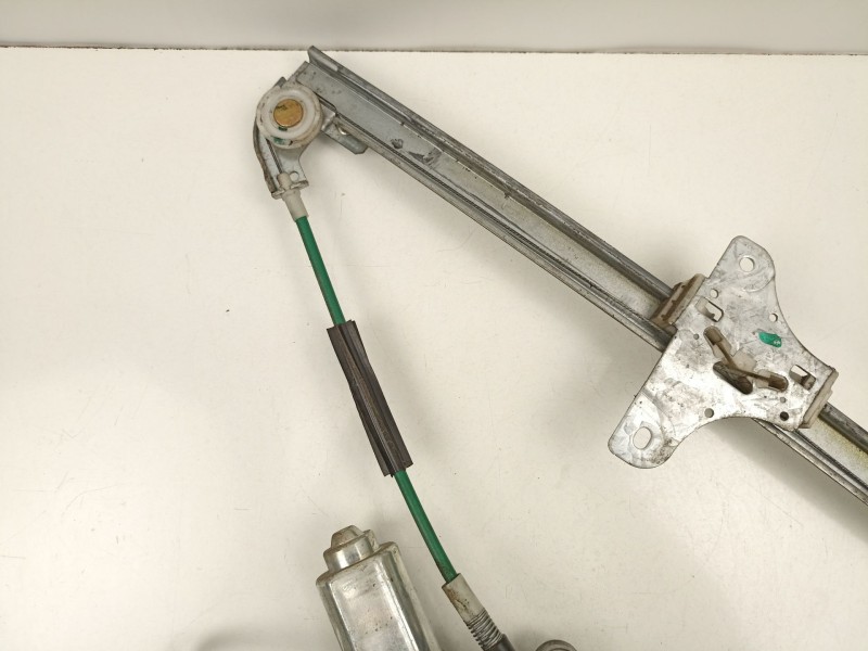 Recambio de elevalunas delantero izquierdo para opel agila (a) (h00) 1.0 12v (f68) referencia OEM IAM 9215911  