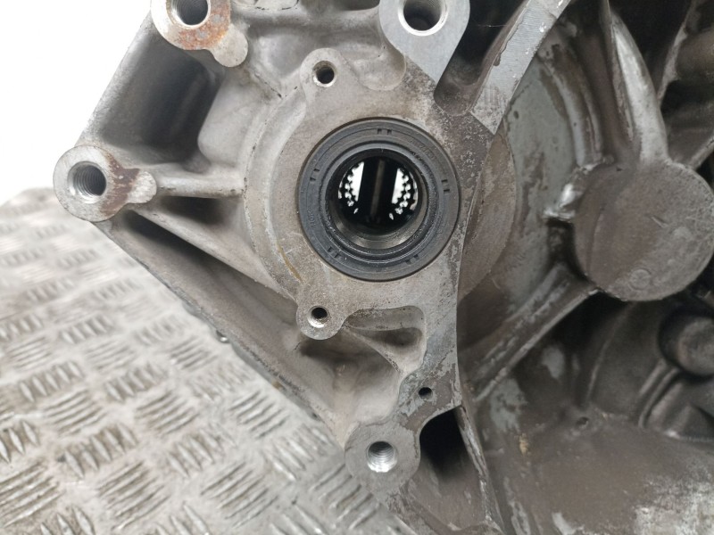 Recambio de caja cambios 5v gasolina para opel agila (a) (h00) 1.0 12v (f68) referencia OEM IAM 24262281  