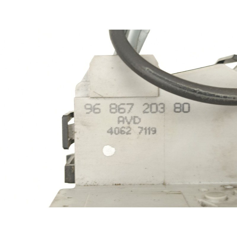 Recambio de cerradura puerta delantera derecha para citroën c4 coupé (la_) 1.6 hdi referencia OEM IAM 9686720380  