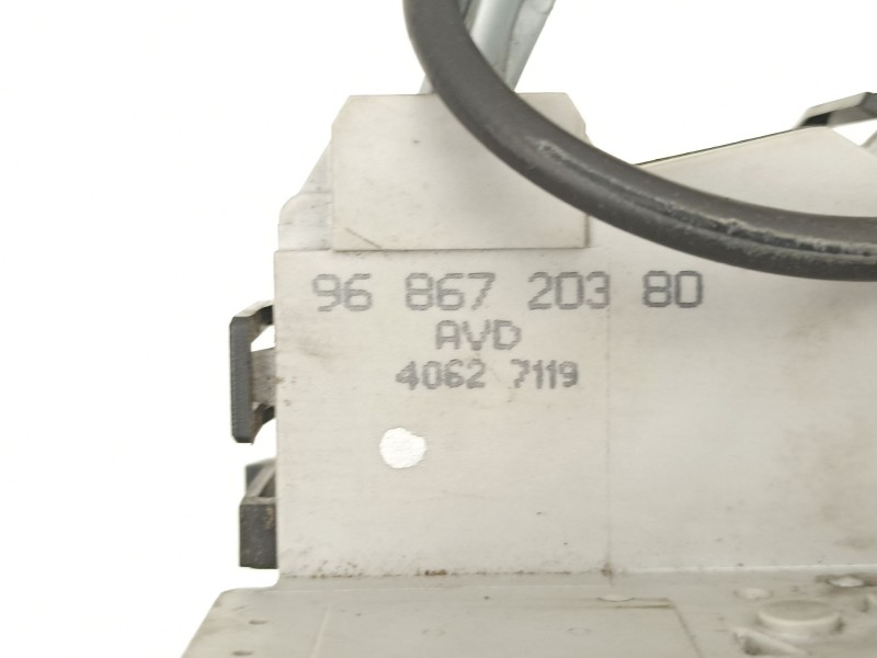 Recambio de cerradura puerta delantera derecha para citroën c4 coupé (la_) 1.6 hdi referencia OEM IAM 9686720380  