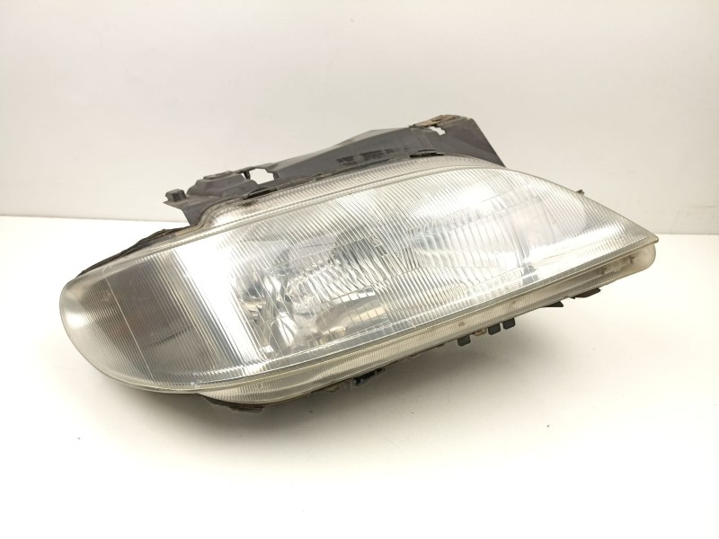 Recambio de faro derecho para citroën xsara (n1) 1.9 td referencia OEM IAM 9637019280  