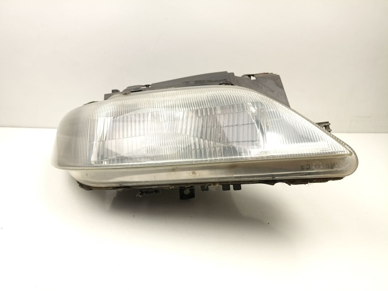 Recambio de faro derecho para citroën xsara (n1) 1.9 td referencia OEM IAM 9637019280  