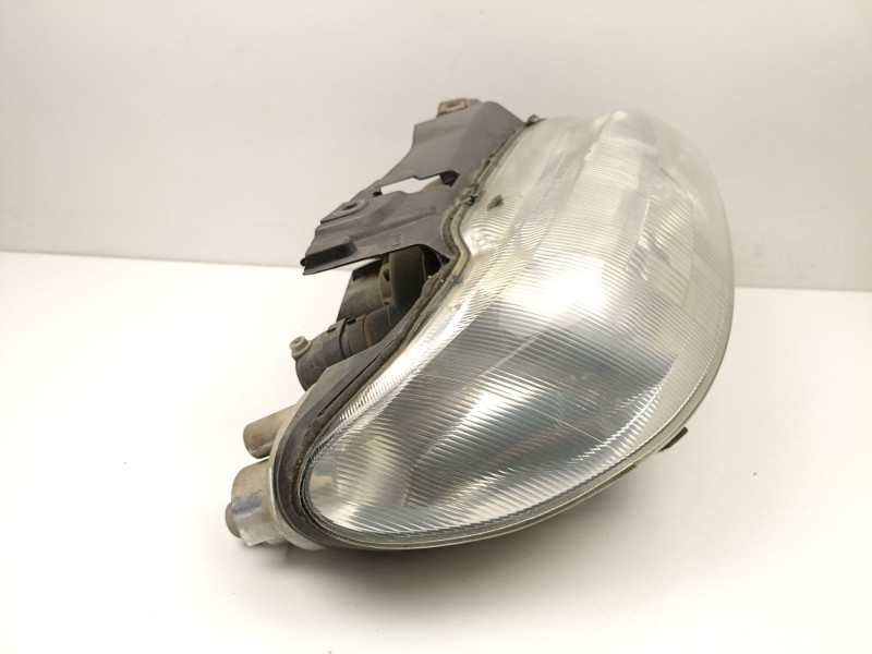 Recambio de faro derecho para citroën xsara (n1) 1.9 td referencia OEM IAM 9637019280  