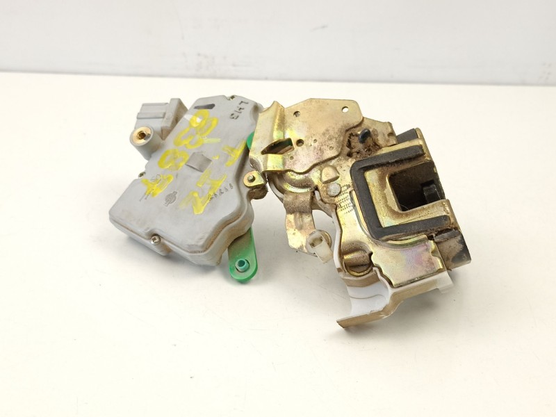 Recambio de cerradura puerta trasera izquierda para nissan terrano ii (r20) 2.7 tdi 4wd referencia OEM IAM 825037F600  