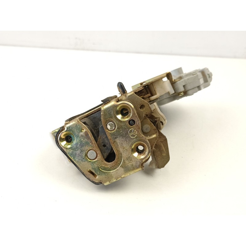 Recambio de cerradura puerta trasera izquierda para nissan terrano ii (r20) 2.7 tdi 4wd referencia OEM IAM 825037F600  