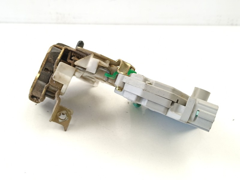 Recambio de cerradura puerta trasera izquierda para nissan terrano ii (r20) 2.7 tdi 4wd referencia OEM IAM 825037F600  