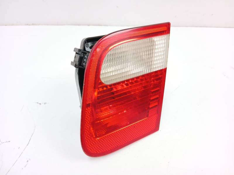 Recambio de piloto porton derecho para bmw 3 (e46) 320 d referencia OEM IAM 8364924  