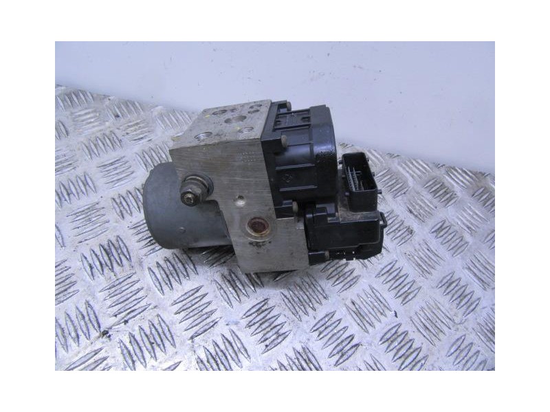 Recambio de abs : nissan terrano : 2.7 td automatico - (125,08cv) [1999] para nissan terrano 2.7 td automatico - referencia OEM 