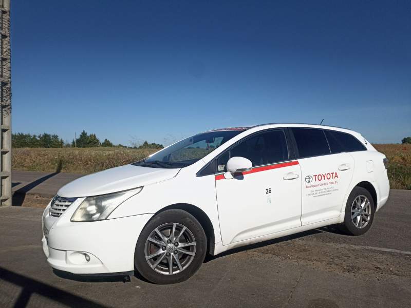 TOYOTA AVENSIS STATION WAGON (_T27_)