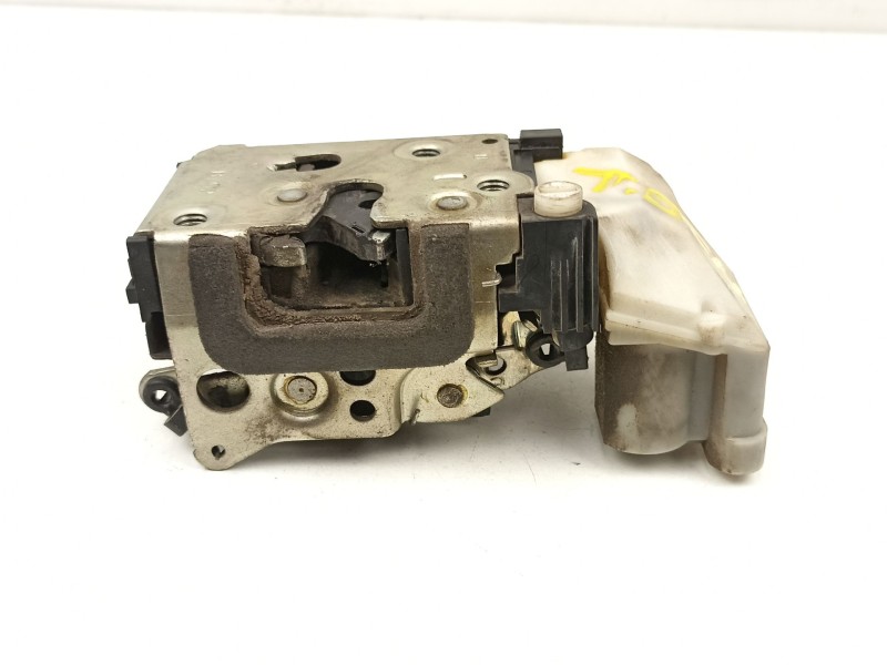 Recambio de cerradura puerta trasera derecha para fiat punto 1.2 g referencia OEM IAM 46536067  