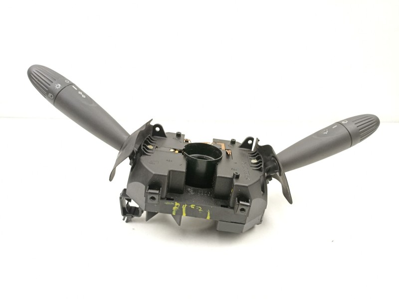 Recambio de mando luces y limpias para fiat punto 1.2 g referencia OEM IAM 735267951  