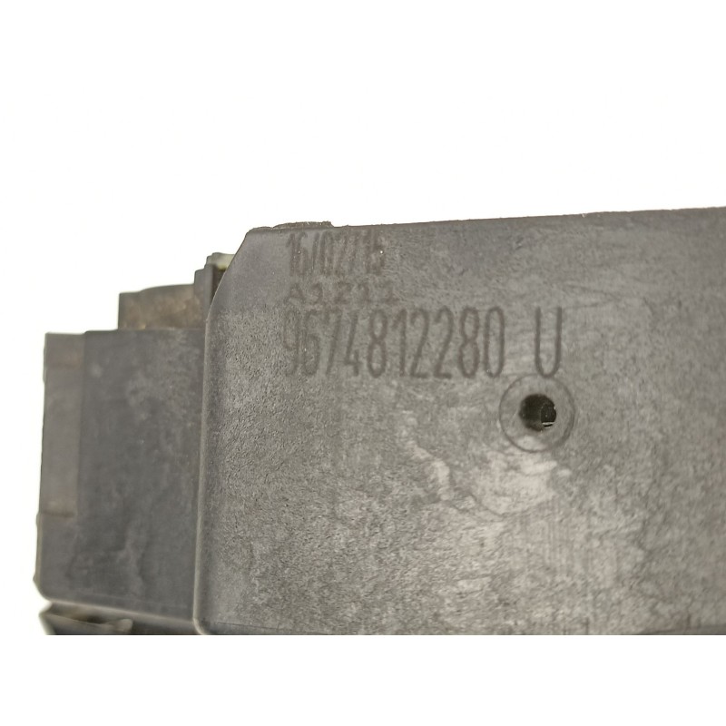 Recambio de manilla trasera derecha para citroën c4 ii (nc_) 1.2 thp 110 referencia OEM IAM 9674812280  