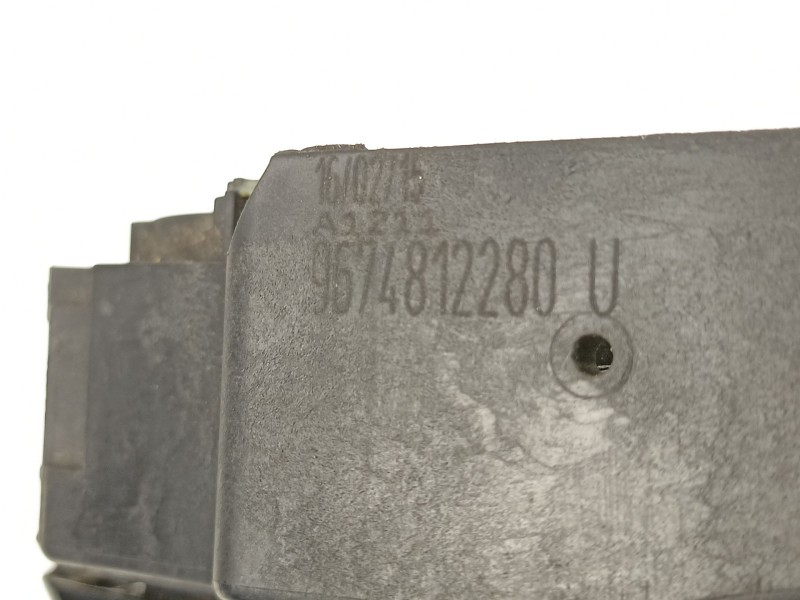 Recambio de manilla trasera derecha para citroën c4 ii (nc_) 1.2 thp 110 referencia OEM IAM 9674812280  