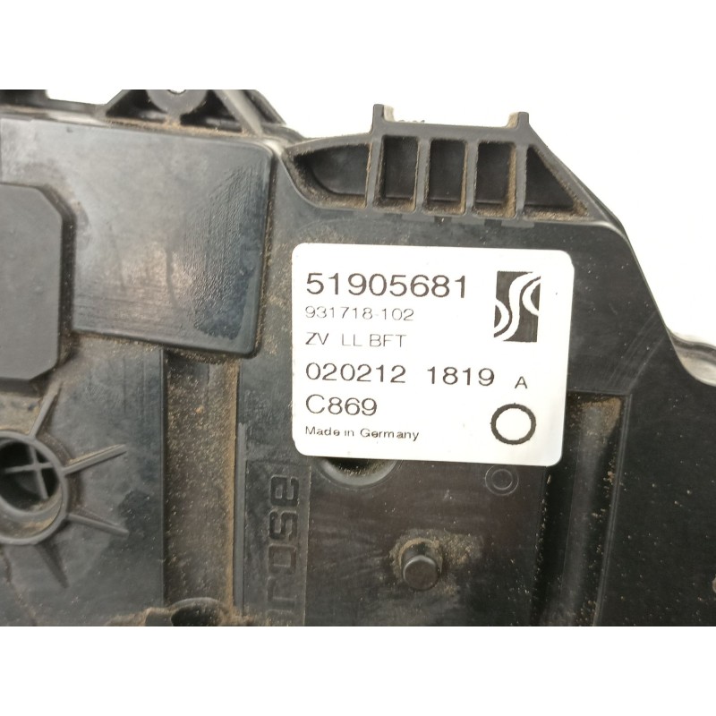 Recambio de cerradura puerta delantera derecha para fiat grande punto (199_) 1.3 d multijet referencia OEM IAM 51905681  