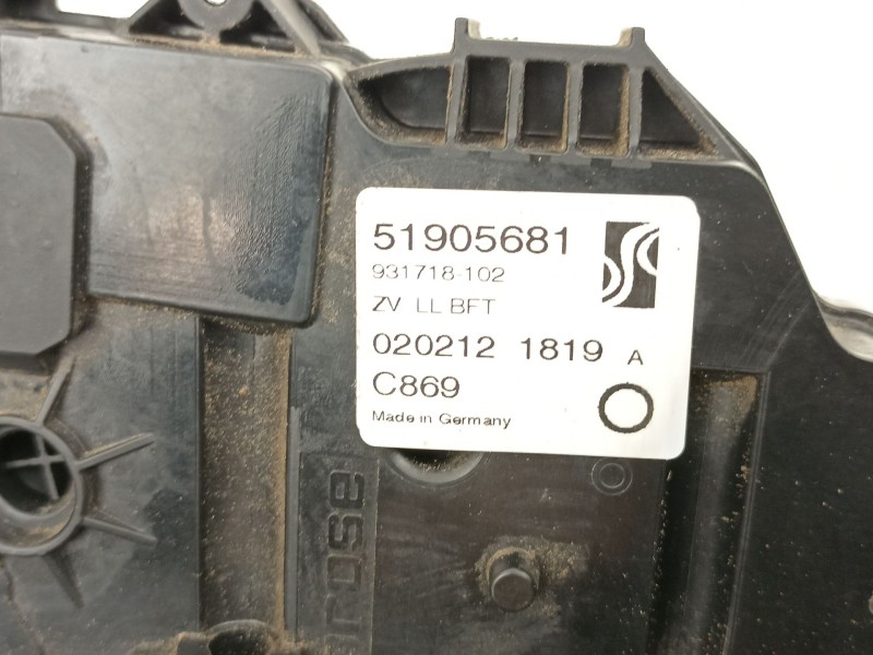 Recambio de cerradura puerta delantera derecha para fiat grande punto (199_) 1.3 d multijet referencia OEM IAM 51905681  