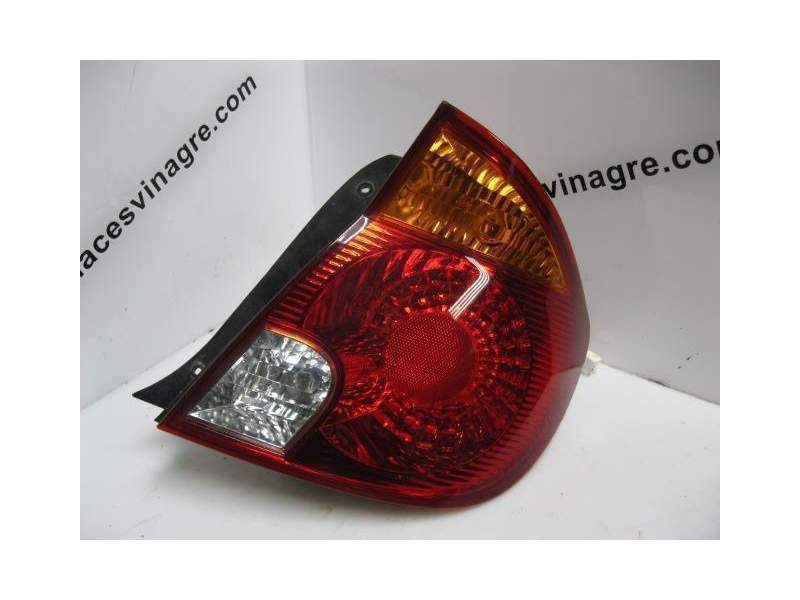 Recambio de piloto trasero derecho para hyundai accent 1.5 td -3ea 5p referencia OEM IAM 9240225710  