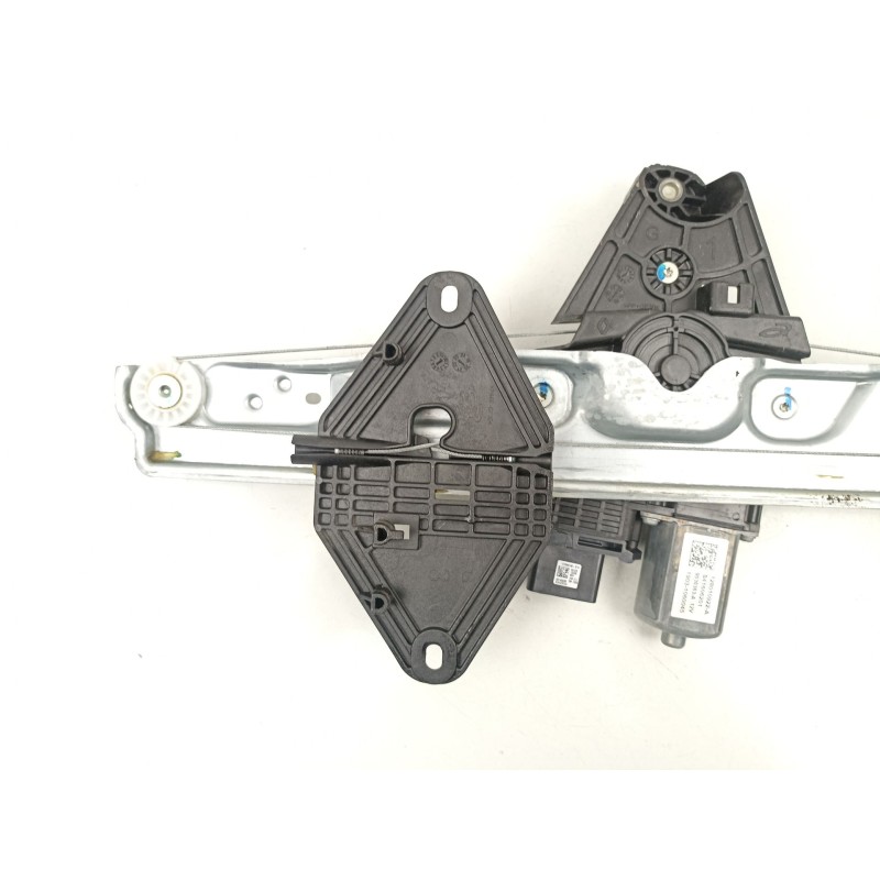 Recambio de elevalunas delantero izquierdo para dacia sandero iii 1.0 tce 100 eco-g referencia OEM IAM 807217905R  