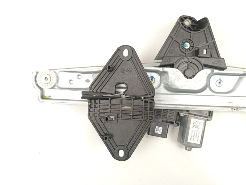 Recambio de elevalunas delantero izquierdo para dacia sandero iii 1.0 tce 100 eco-g referencia OEM IAM 807217905R  