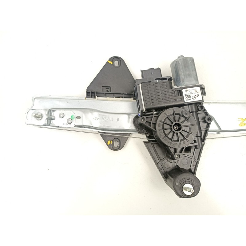 Recambio de elevalunas delantero izquierdo para dacia sandero iii 1.0 tce 100 eco-g referencia OEM IAM 807217905R  