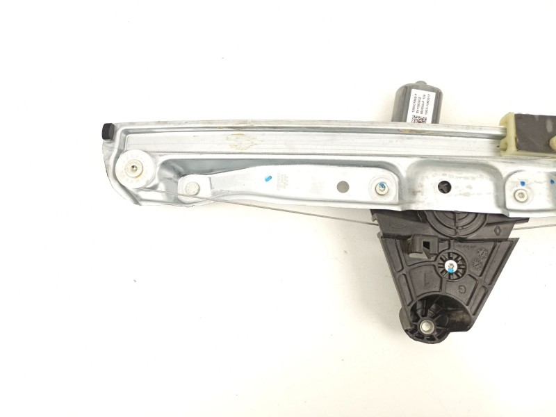 Recambio de elevalunas trasero izquierdo para dacia sandero iii 1.0 tce 100 eco-g referencia OEM IAM 827217099R  