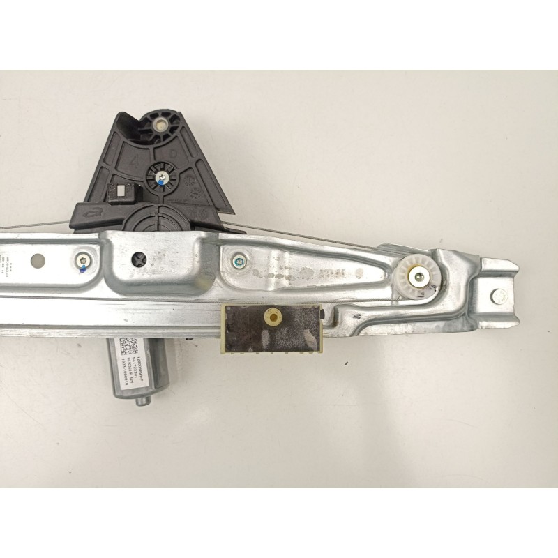 Recambio de elevalunas trasero derecho para dacia sandero iii 1.0 tce 100 eco-g referencia OEM IAM 827201979R  