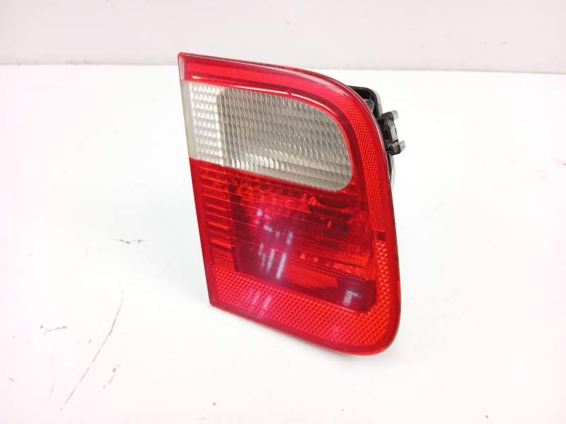 Recambio de piloto porton izquierdo para bmw 3 (e46) 320 d referencia OEM IAM 8364923  