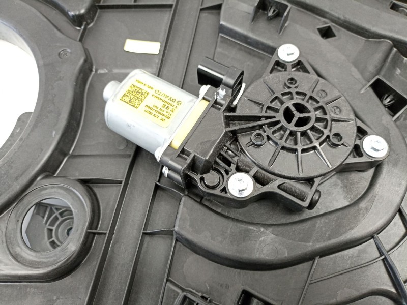 Recambio de elevalunas delantero derecho para hyundai tucson (tl, tle) 1.6 gdi referencia OEM IAM 82460D7000  