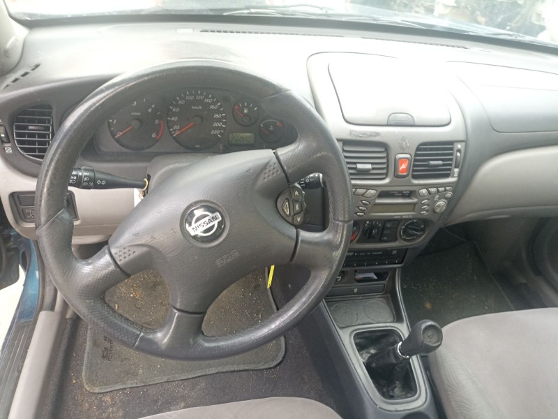 nissan almera ii hatchback (n16) del año 2000