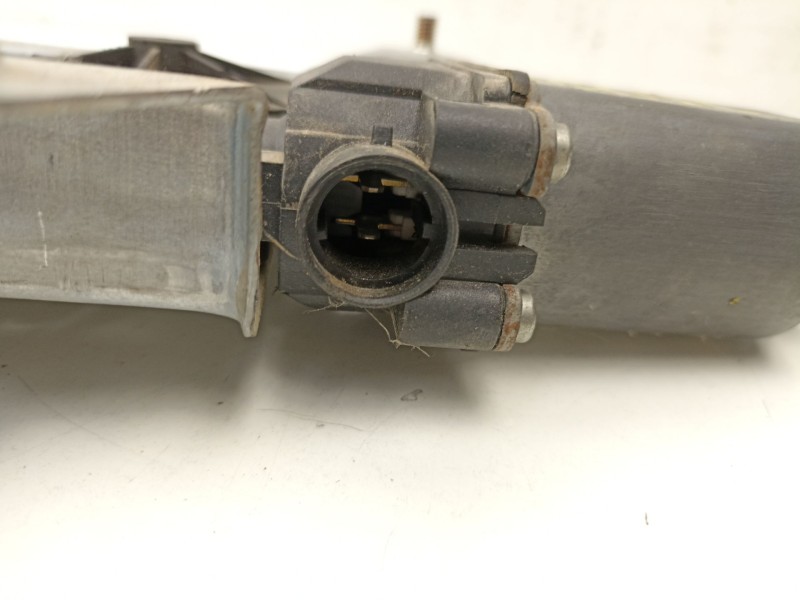 Recambio de elevalunas delantero izquierdo para renault kangoo 1.9 dci /f9q 37 4x4 referencia OEM IAM 8200188553  