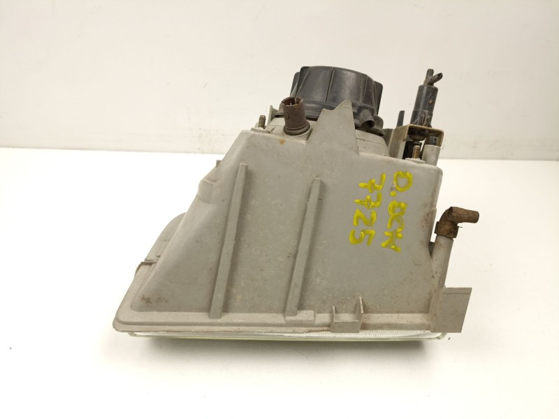 Recambio de faro derecho para renault express 1.2 g -c1g referencia OEM IAM 7700811984  