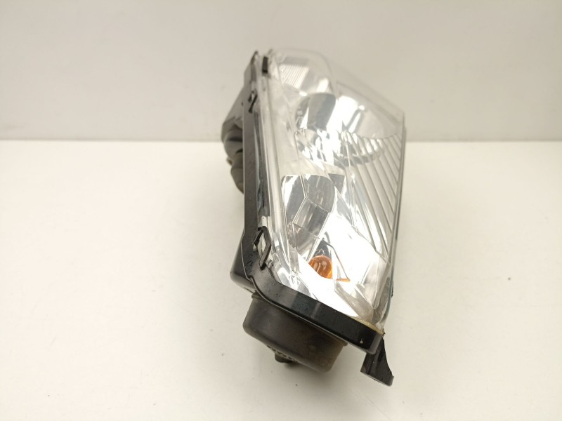 Recambio de faro izquierdo para peugeot satelis satelis 250 (j2) referencia OEM IAM 766941  